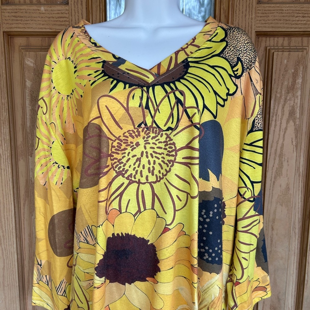💚3/$25 Floral Yellow Women's Top XXL
